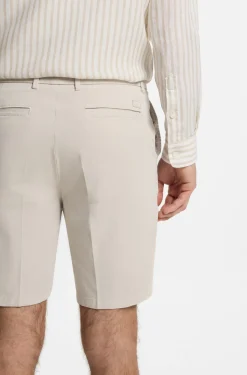 Modern-Fit Shorts aus Stretch-Baumwolle