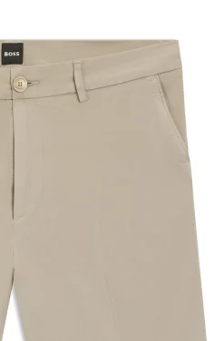 Modern-Fit Shorts aus Stretch-Baumwolle