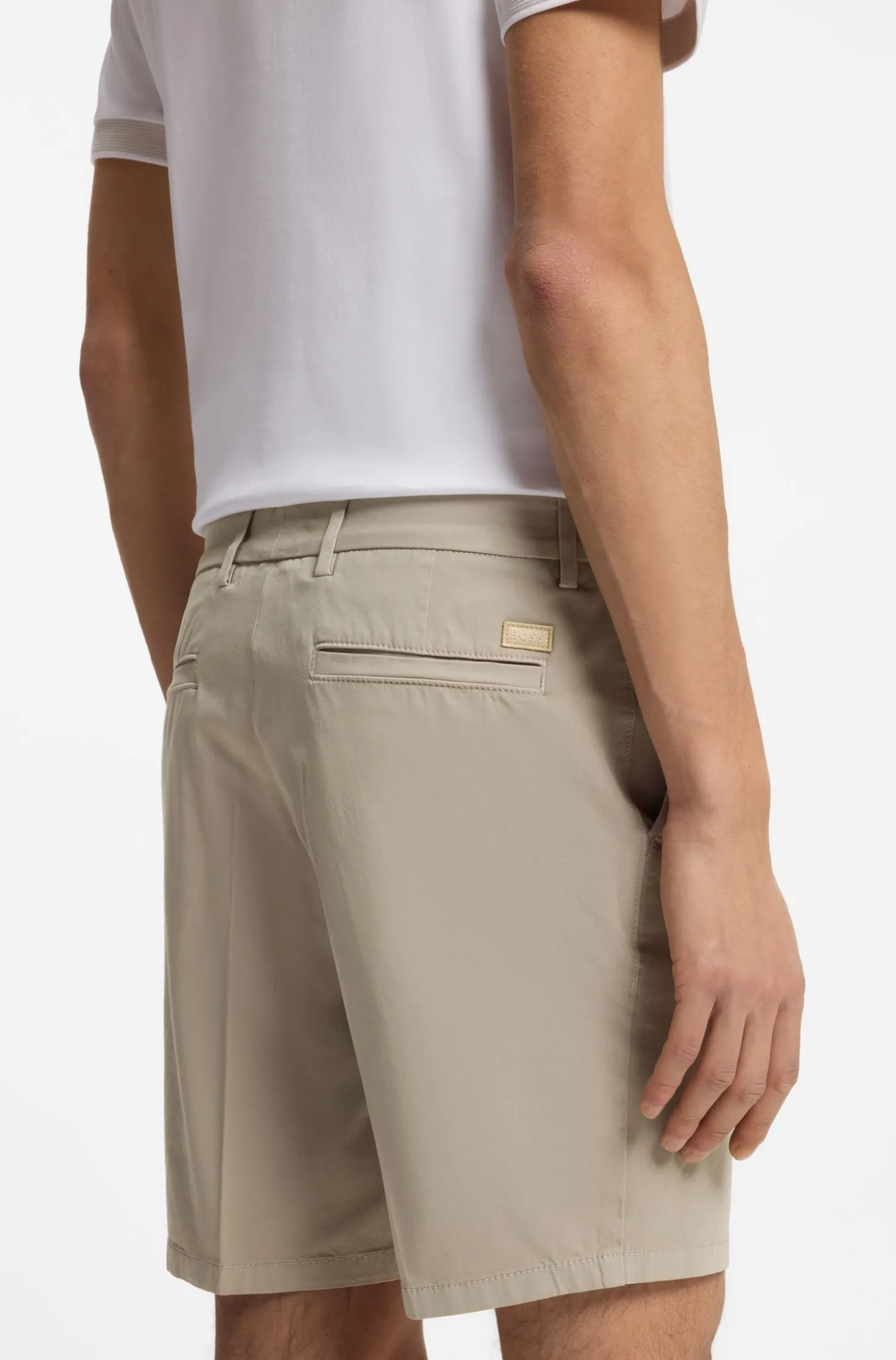 Modern-Fit Shorts aus Stretch-Baumwolle