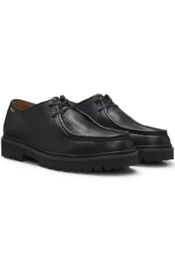 Mokassin-inspirierte Derbys aus genarbtem Leder