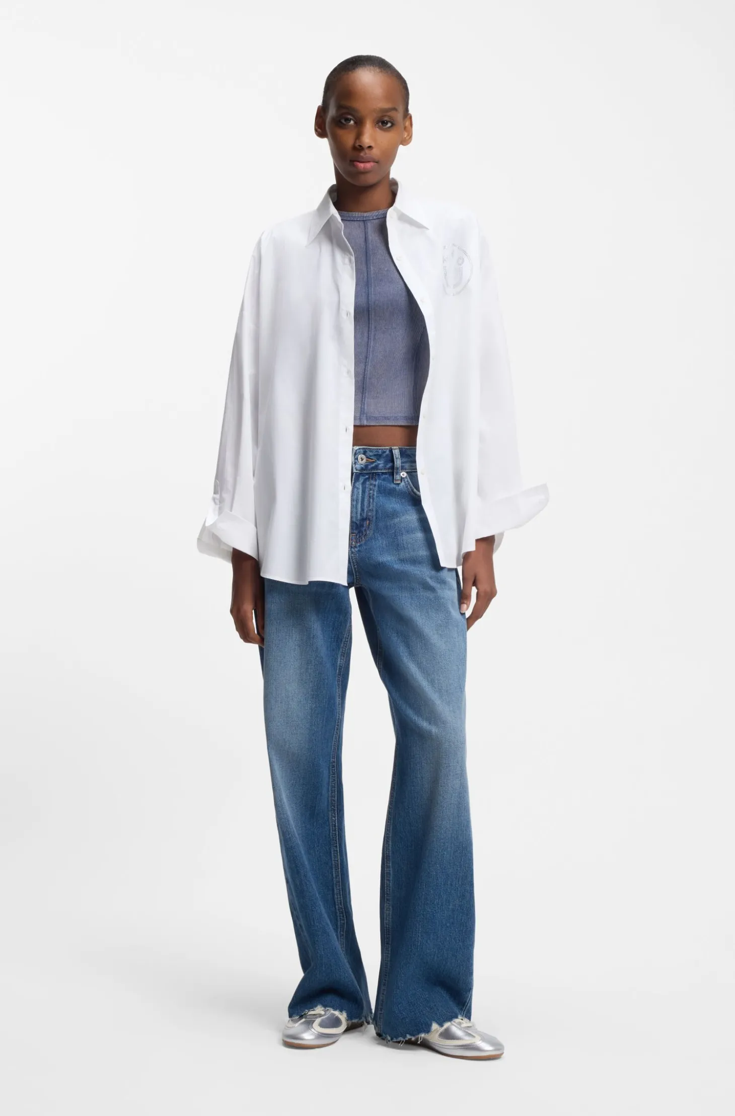 Oversized Bluse mit Happy HUGO Logo aus Strasssteinen