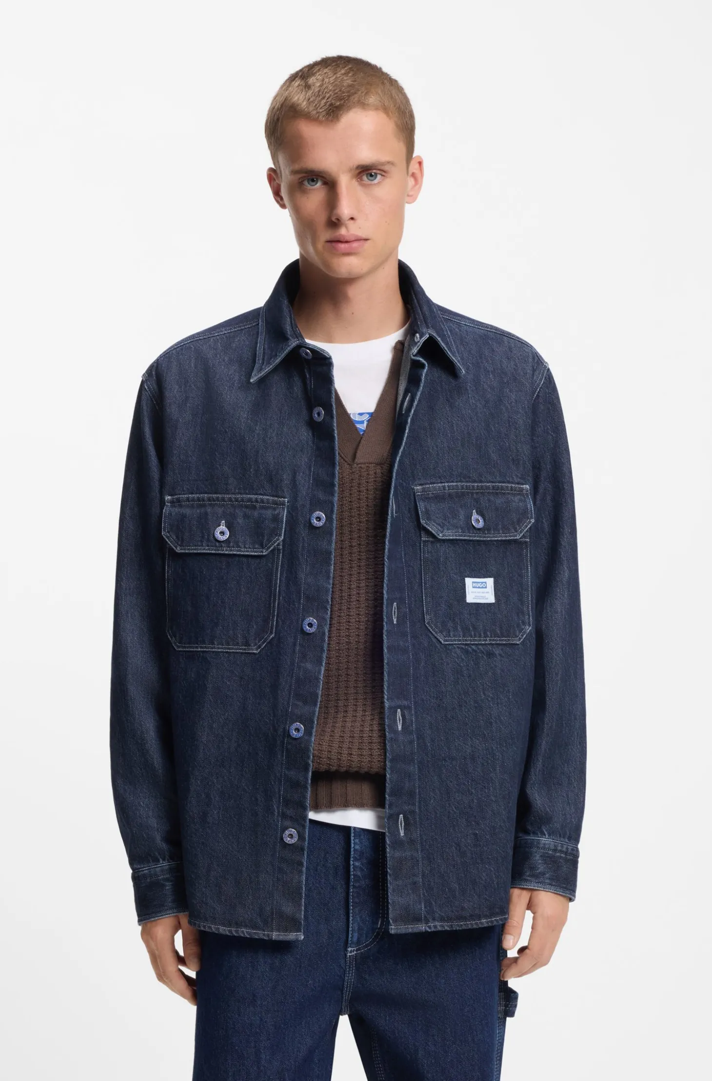 Oversized Hemd aus blauem Denim