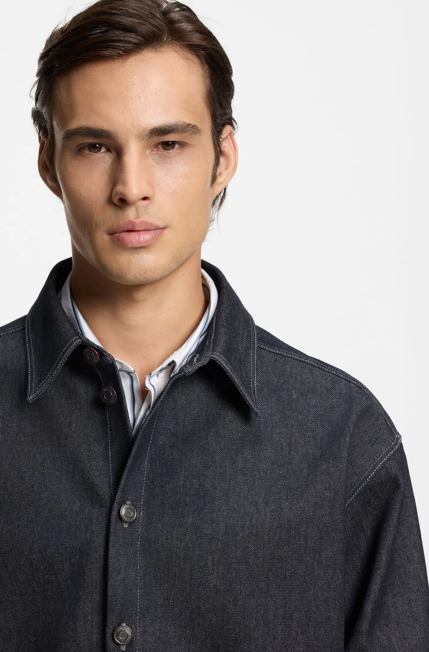 Oversized Hemd aus schwerem dunkelblauem Denim