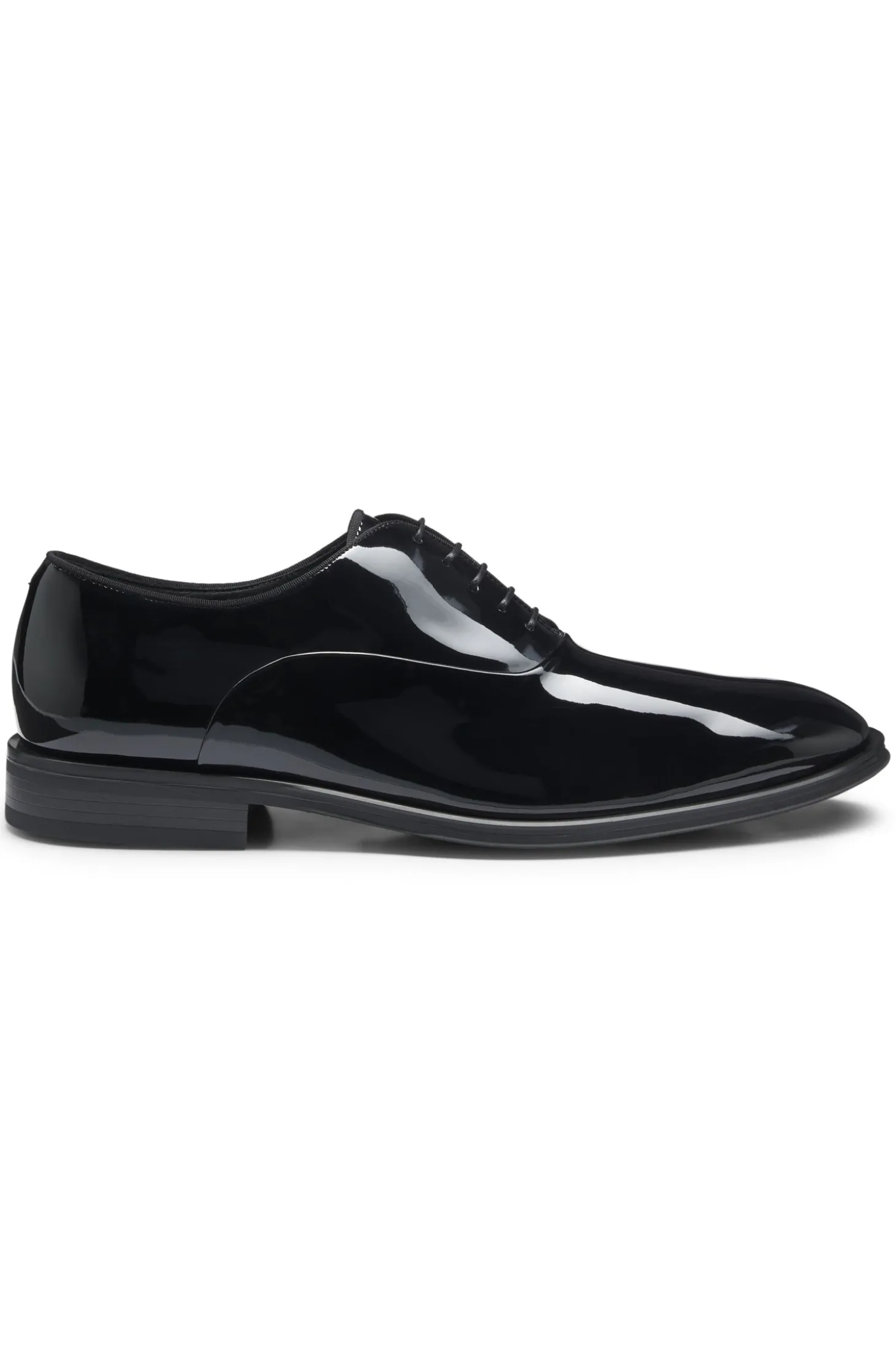 Oxford-Schuhe aus Kunstleder in Lack-Optik