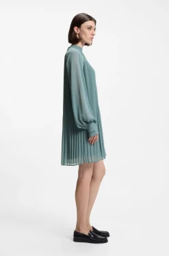 Plissee-Kleid mit transparenten Ärmeln