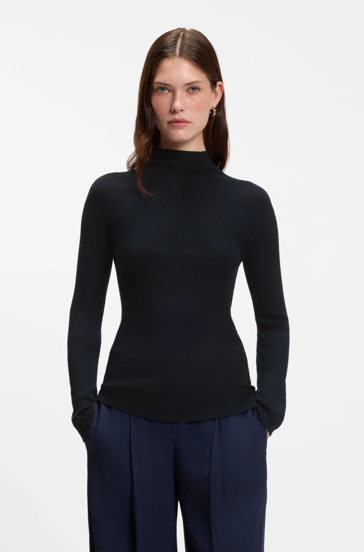 Pullover aus gerippter Merinowolle mit Stehkragen