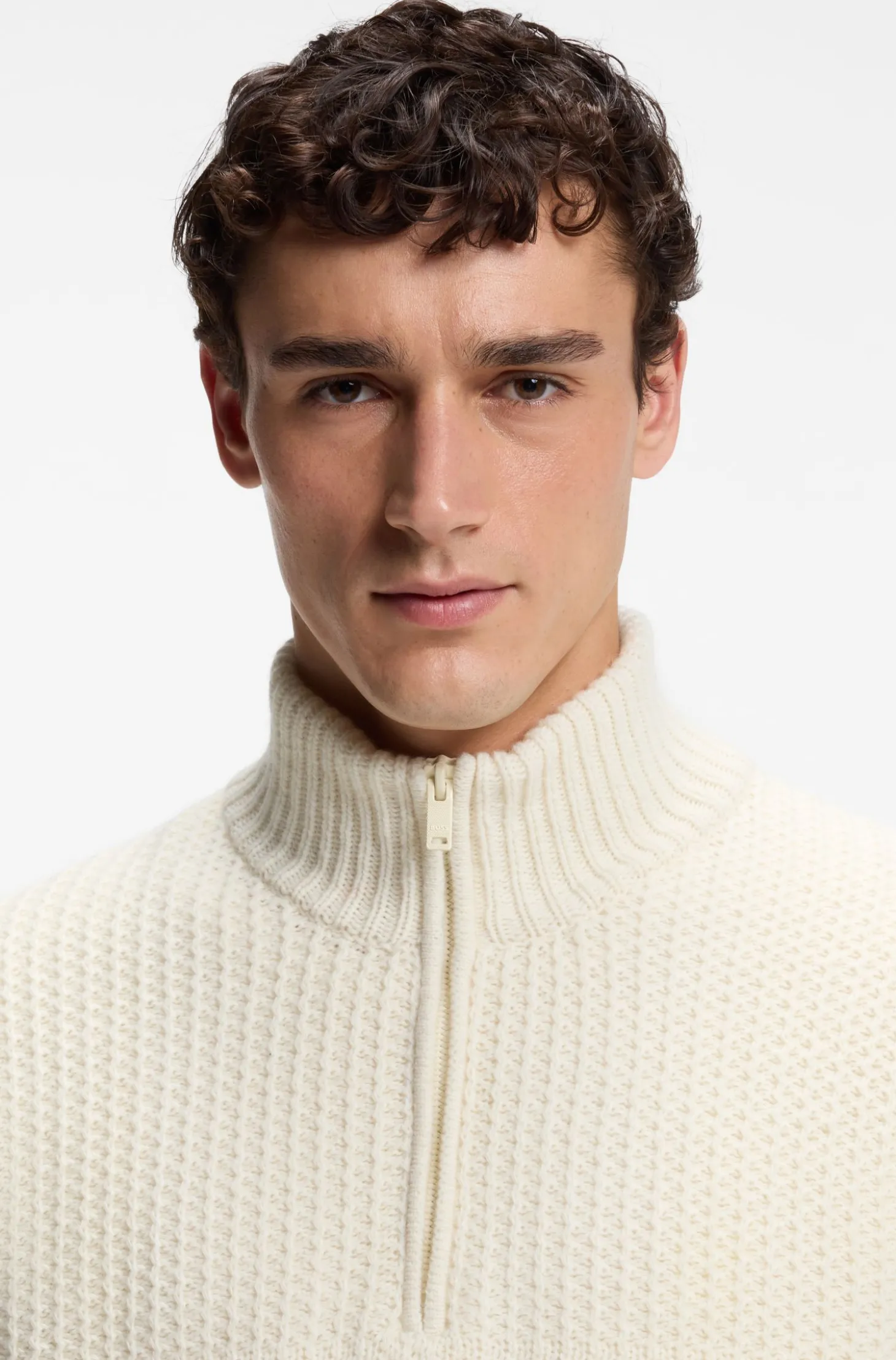 Pullover mit Troyerkragen und Strickstruktur