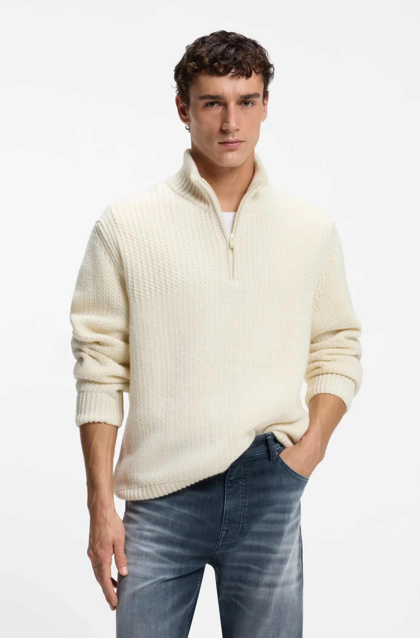Pullover mit Troyerkragen und Strickstruktur