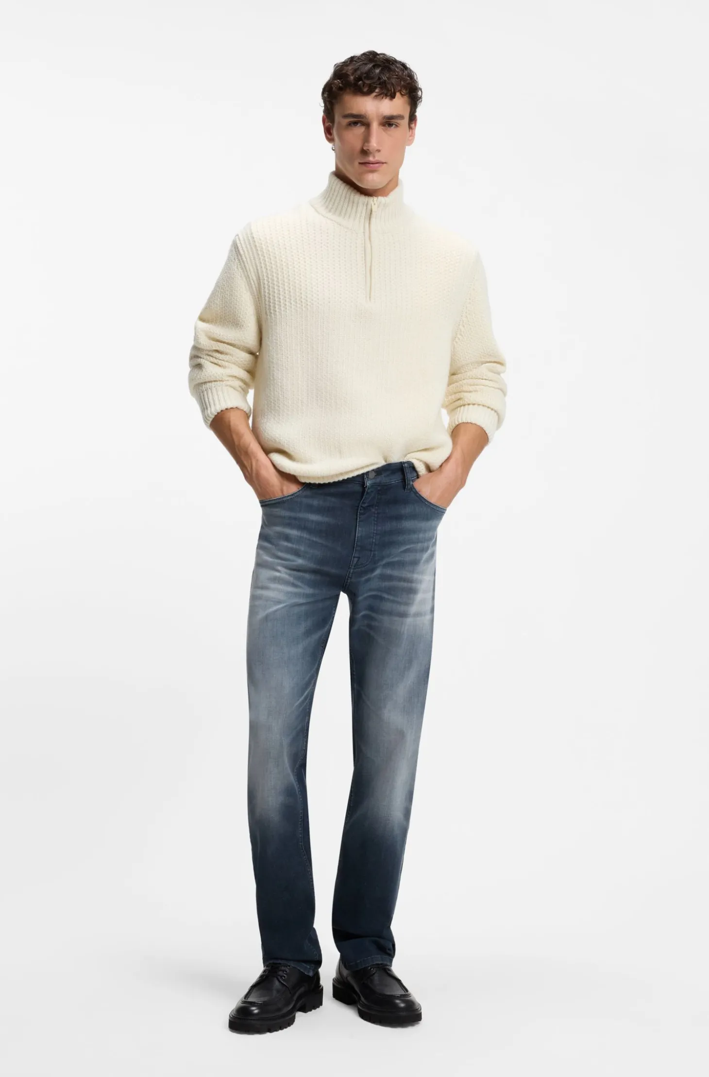 Pullover mit Troyerkragen und Strickstruktur