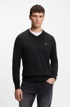 Pullover mit V-Ausschnitt aus Baumwoll-Mix mit Kaschmir und Logo-Aufnäher