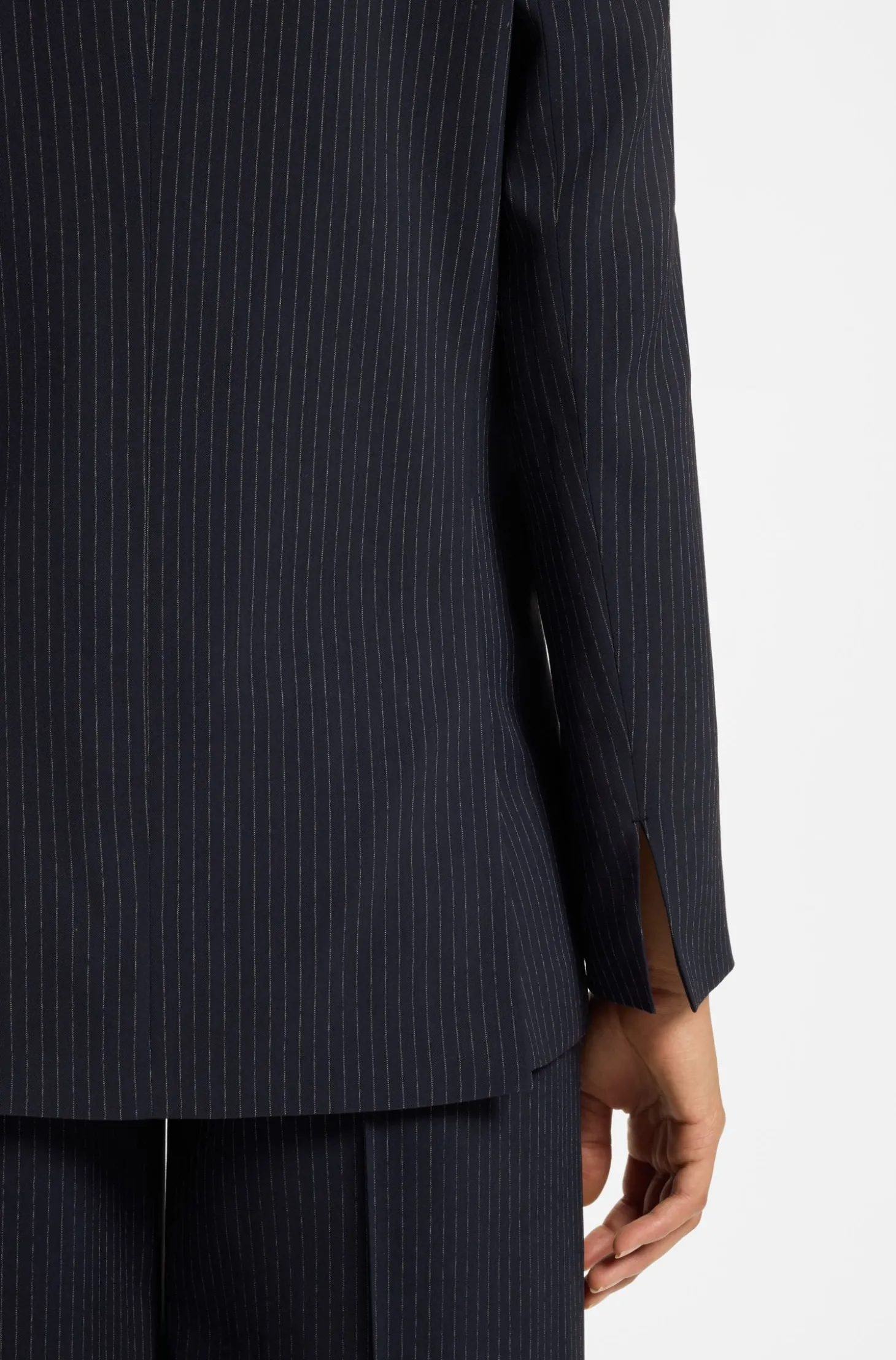 Regular-Fit Blazer aus Stretch-Crêpe mit Nadelstreifen
