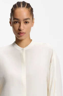 Regular-Fit Bluse aus sandgewaschener Seide mit verstellbaren Manschetten
