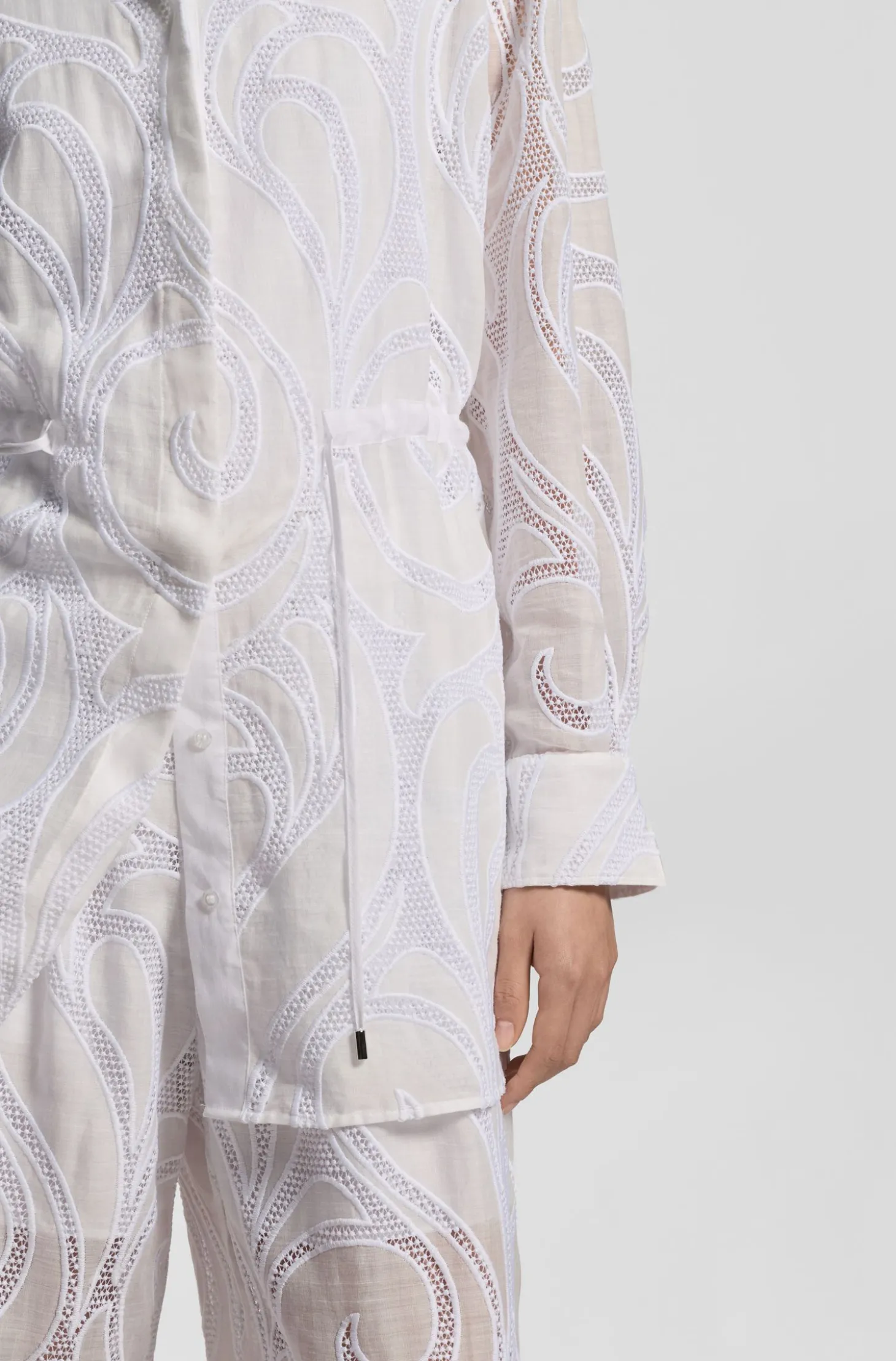 Regular-Fit Bluse mit Blumenstickerei