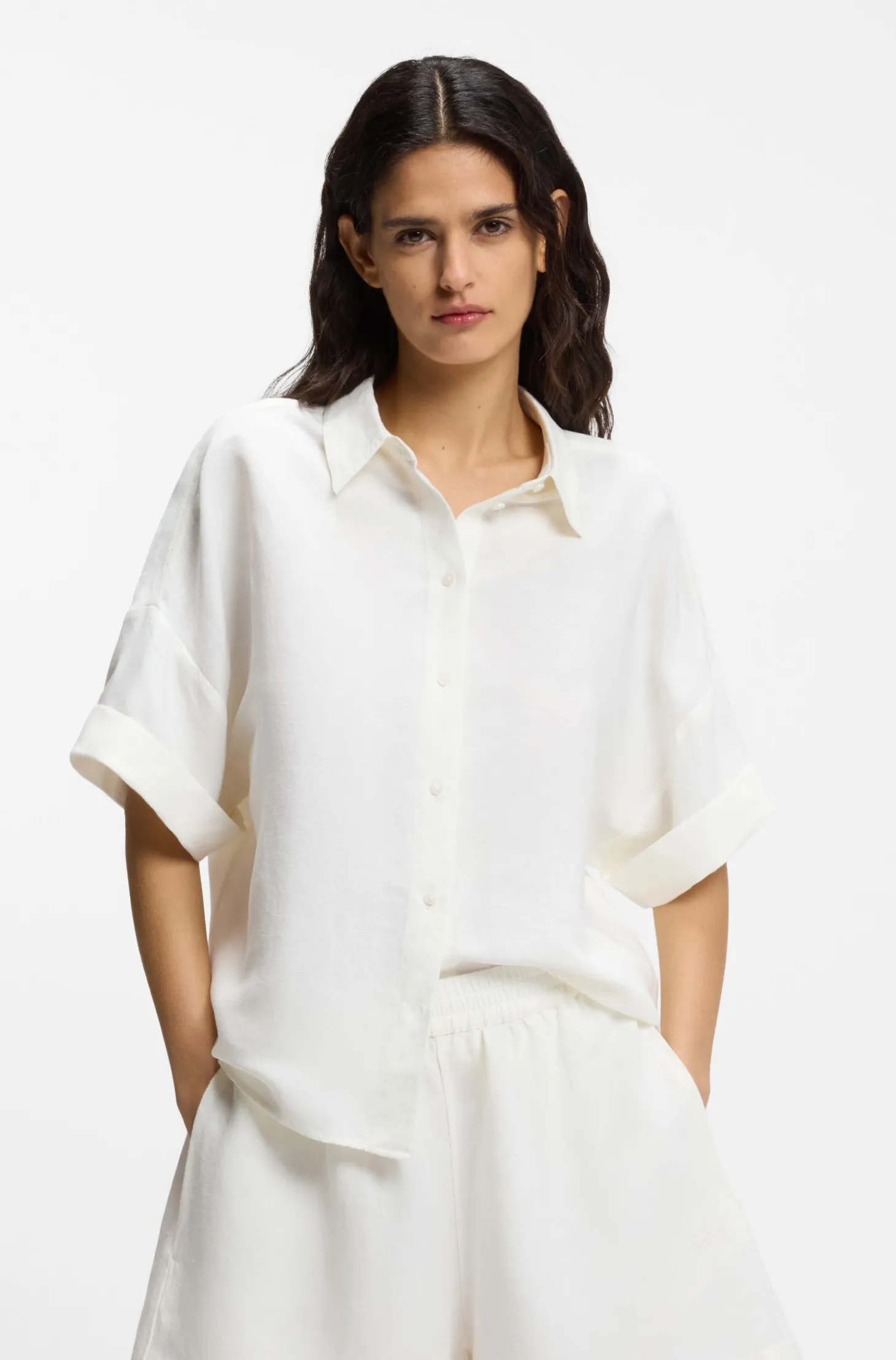 Regular-Fit Bluse mit umgeschlagenen Ärmelbündchen