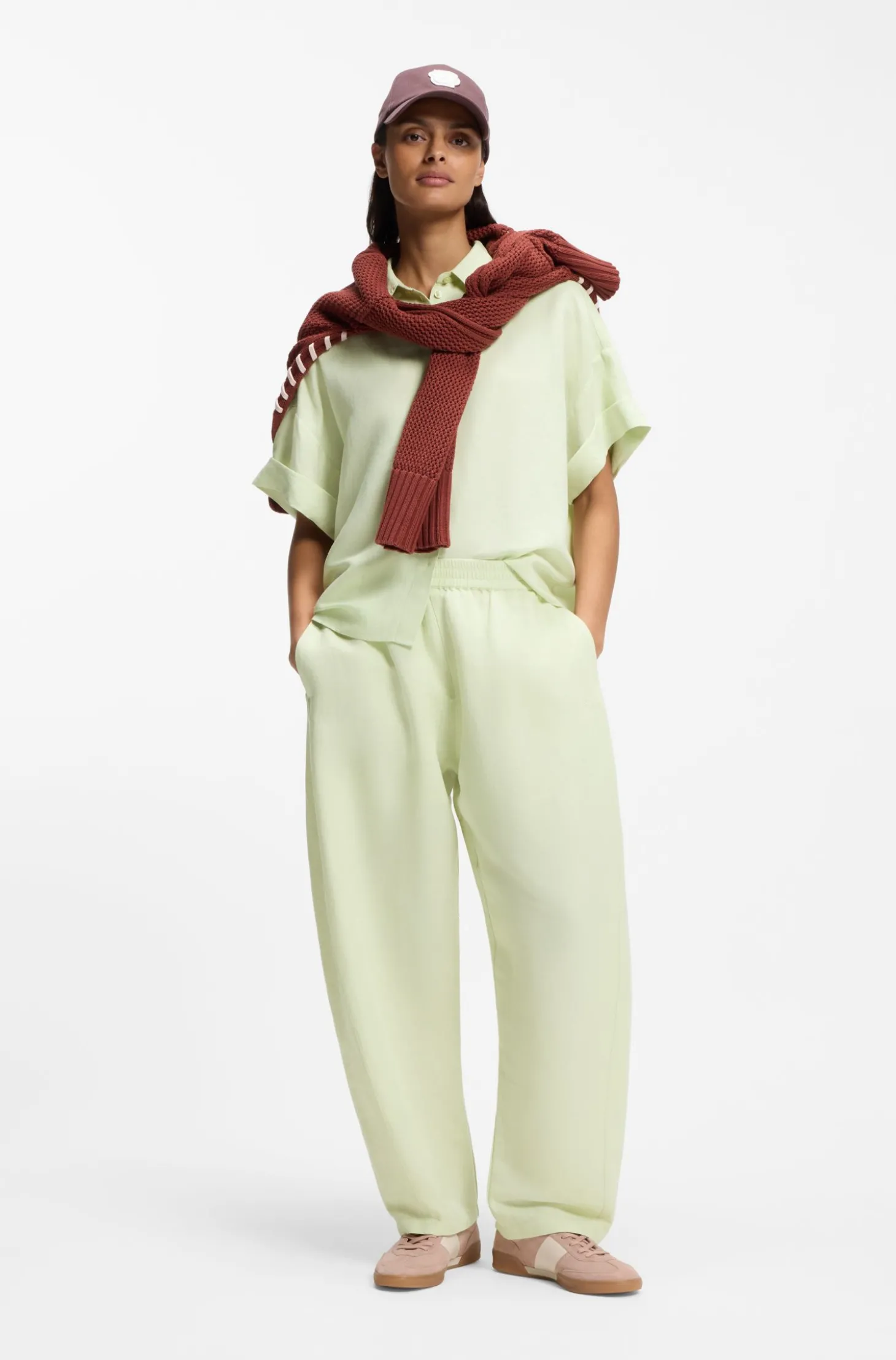 Regular-Fit Bluse mit umgeschlagenen Ärmelbündchen