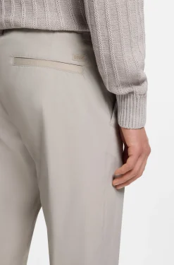 Regular-Fit Chino aus Popeline-Baumwoll-Mix