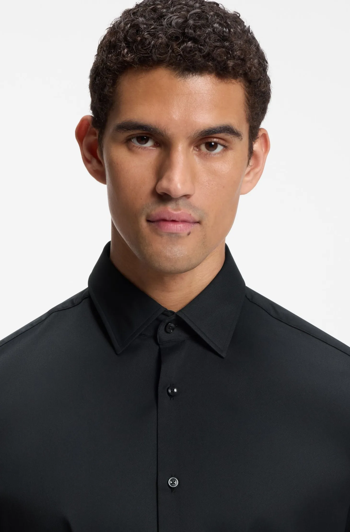 Regular-Fit Hemd aus funktionalem Stretch-Twill