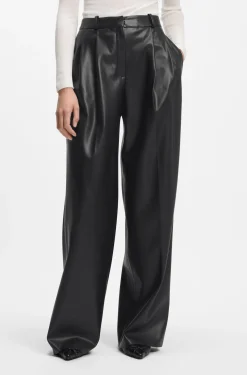 Regular-Fit Hose aus Kunstleder
