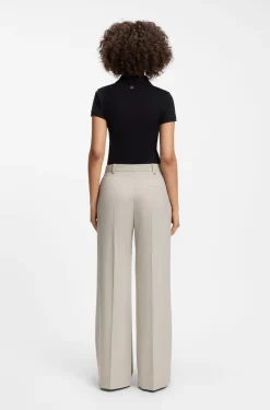 Regular-Fit Hose aus Stretch-Gewebe mit weitem Beinverlauf