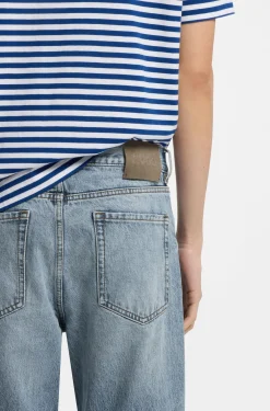 Regular-Fit Jeans aus blauem Denim mit ausgestelltem Bein