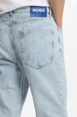 Regular-Fit Jeans aus hellblauem Denim