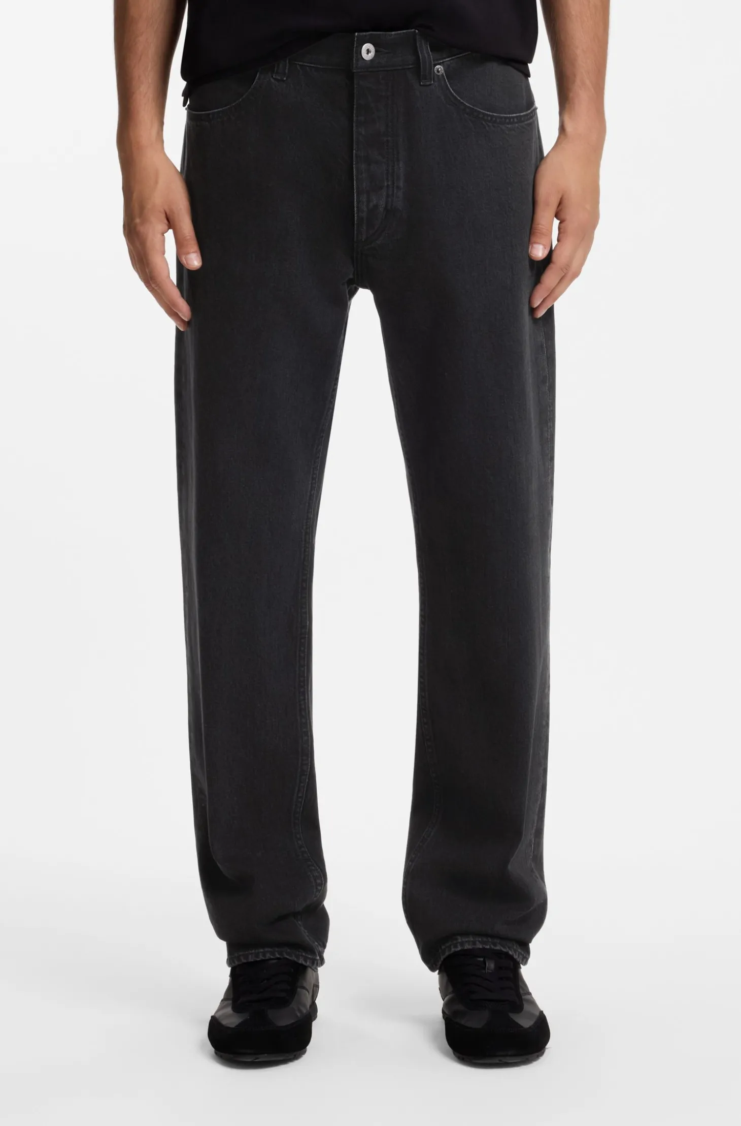 Regular-Fit Jeans aus schwarzem Denim
