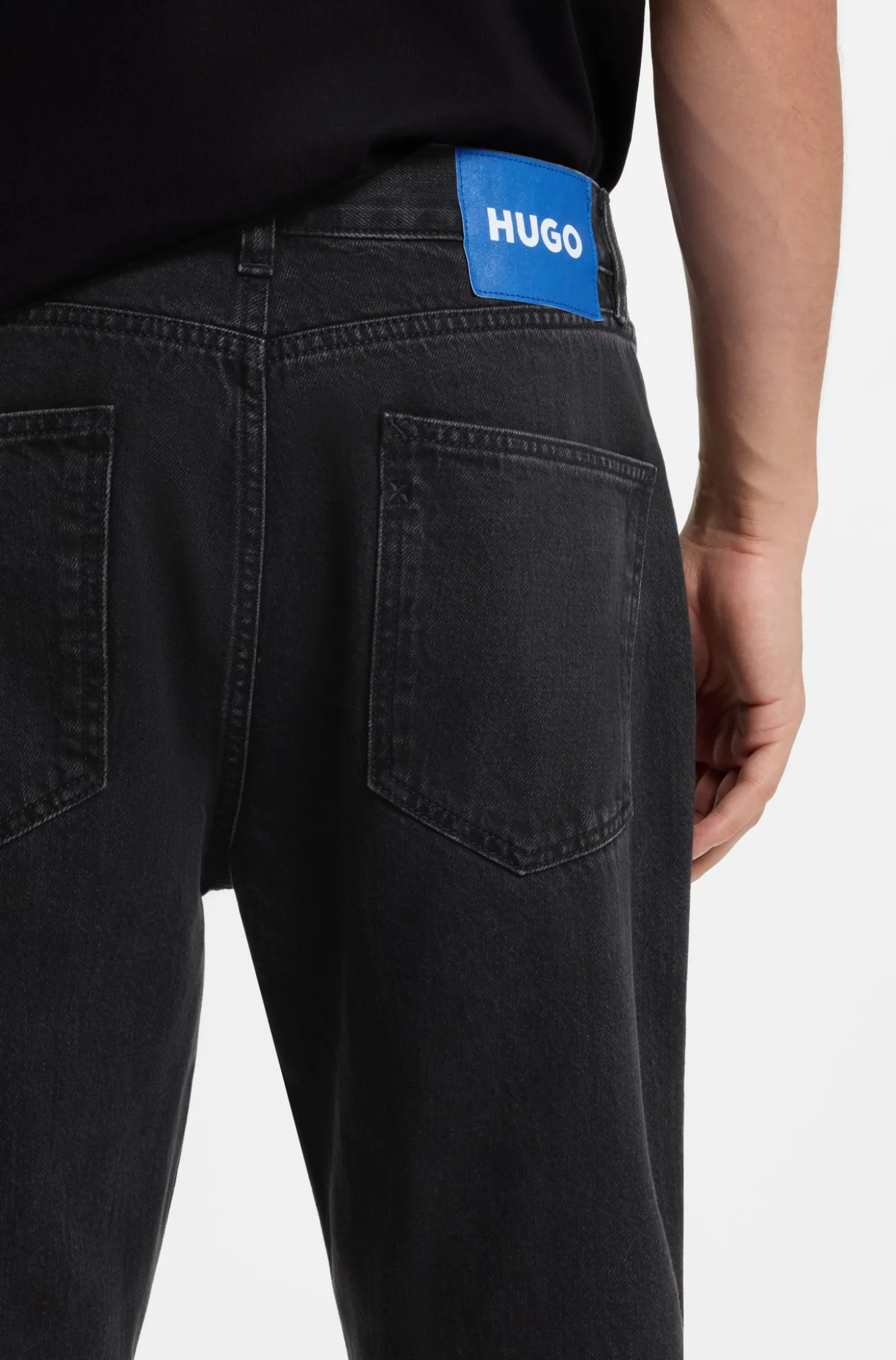 Regular-Fit Jeans aus schwarzem Denim