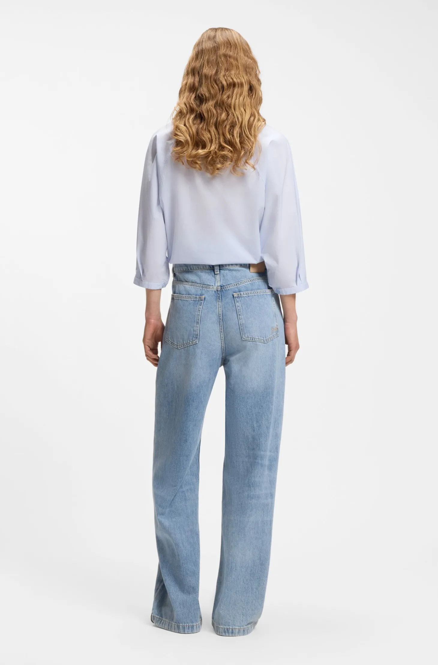 Regular-Fit Jeans mit weitem Bein aus hellblauem Denim