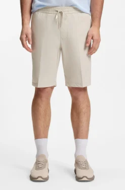Regular-Fit Shorts aus wasserabweisendem und schnelltrocknendem Twill
