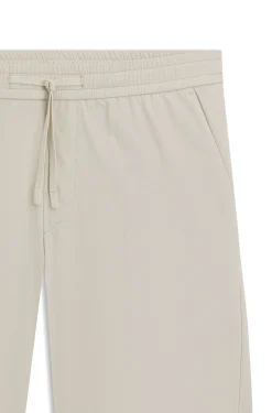 Regular-Fit Shorts aus wasserabweisendem und schnelltrocknendem Twill