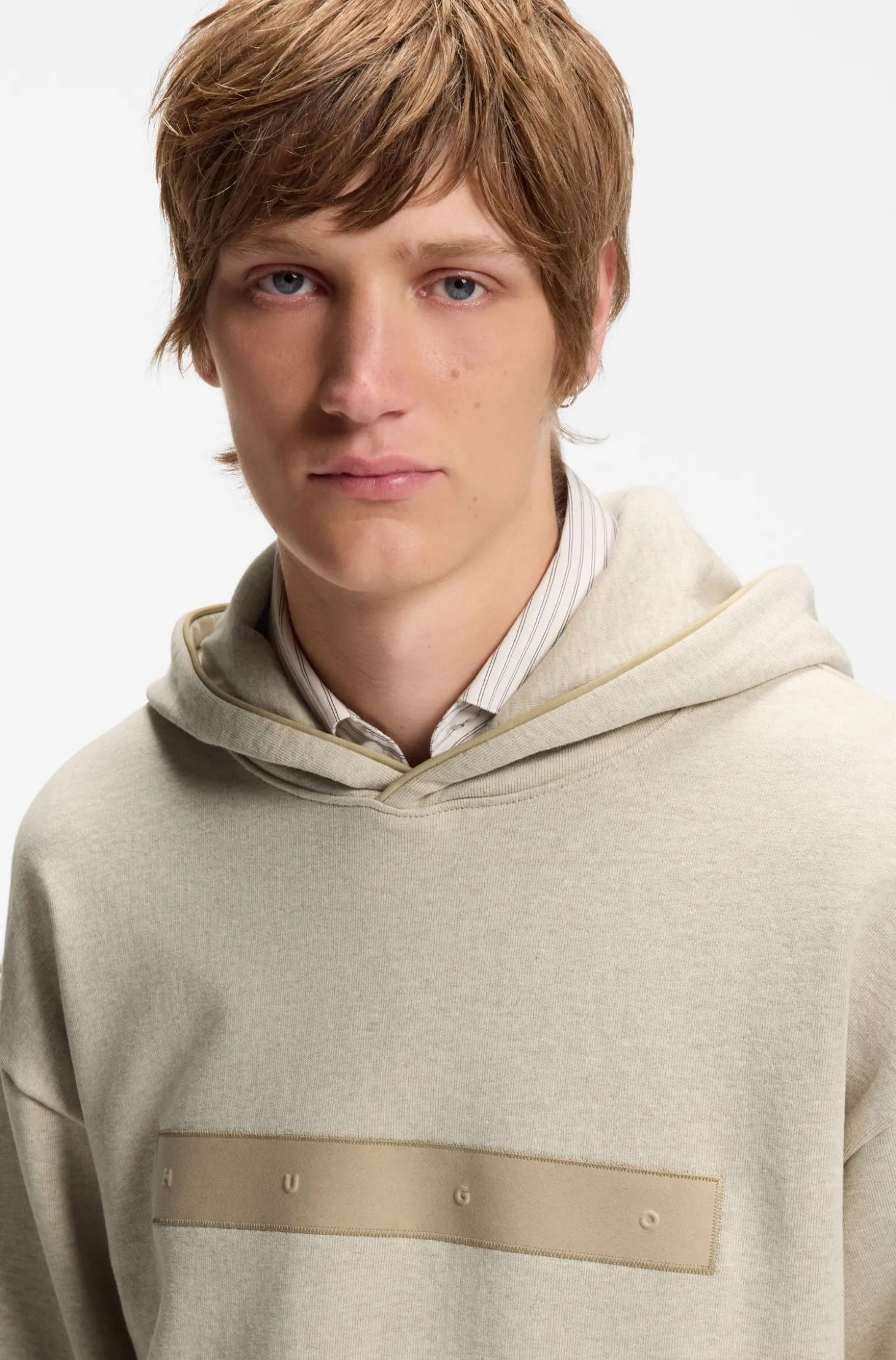 Relaxed-Fit Hoodie aus Baumwollfrottee mit weit gesetztem Logo