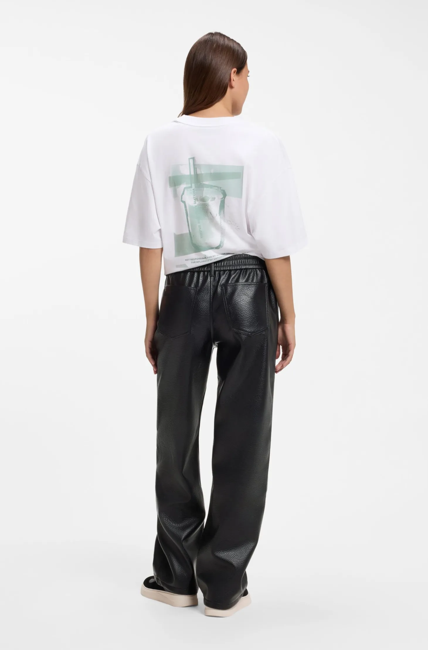 Relaxed-Fit Hose aus Kunstleder mit aufgesetzten Taschen