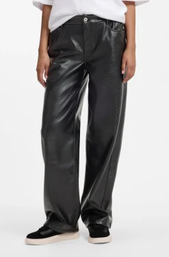 Relaxed-Fit Hose aus Kunstleder mit aufgesetzten Taschen