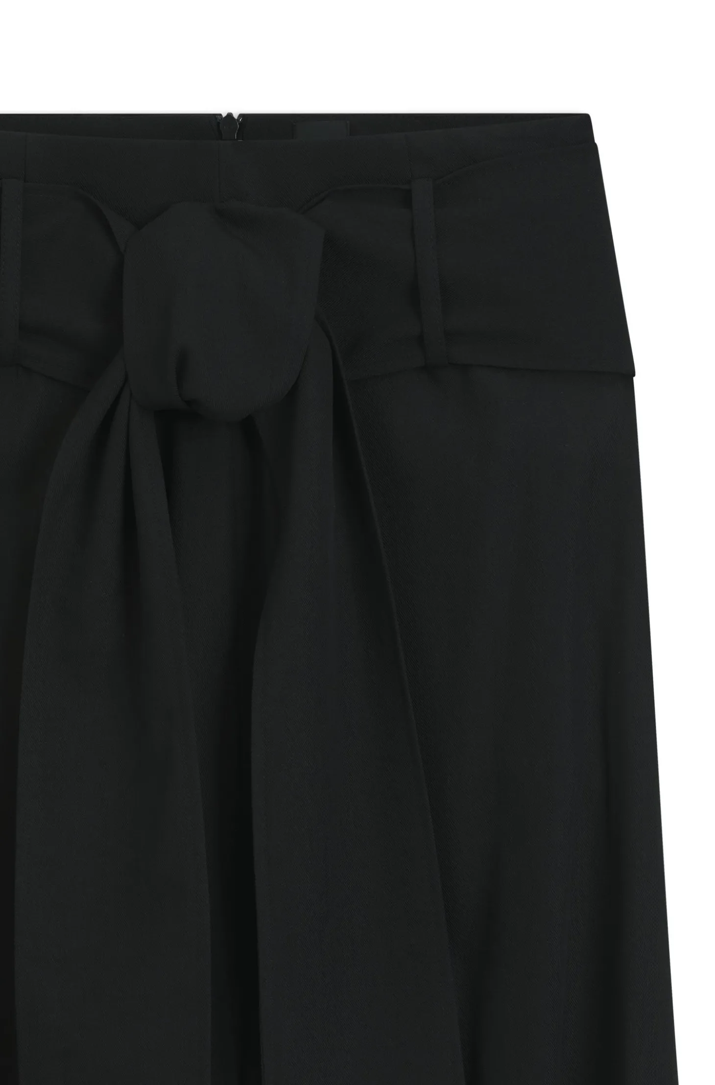Relaxed-Fit Hose mit geformten Säumen