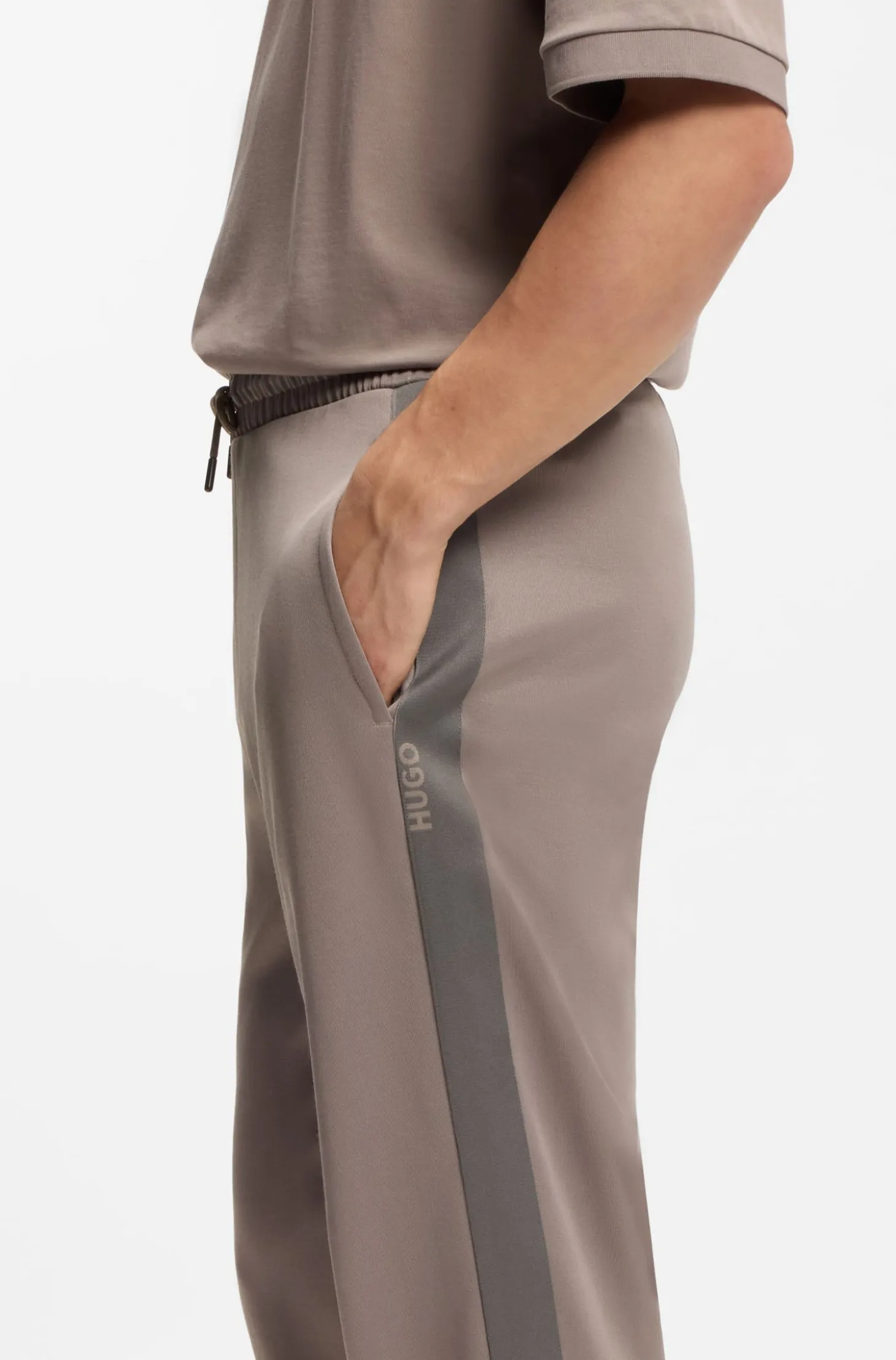 Relaxed-Fit Jogginghose mit Logo-Tape