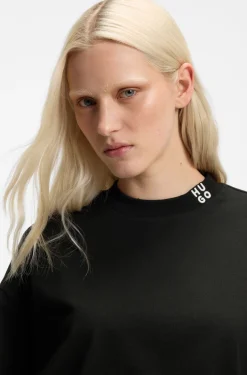 Relaxed-Fit T-Shirt aus Baumwolle in Cropped-Länge mit Nacken-Logo