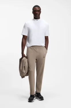 Relaxed-Fit T-Shirt aus Stretch-Baumwolle mit Stehkragen