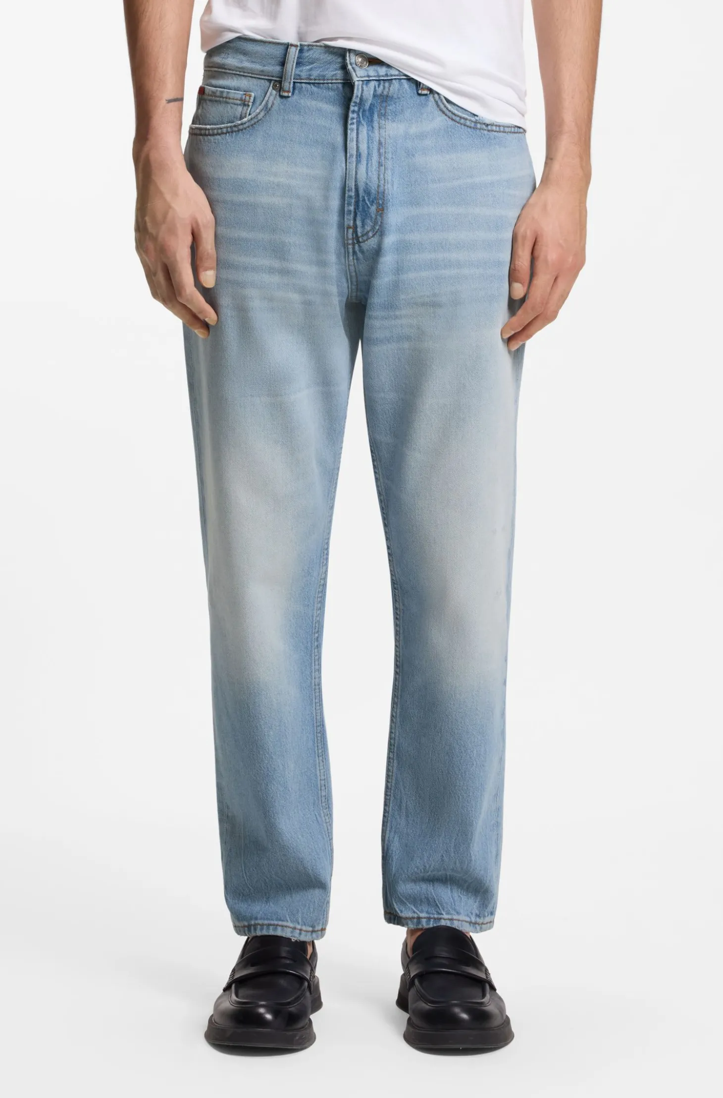 Relaxed Tapered-Fit Jeans aus hellblauem Denim