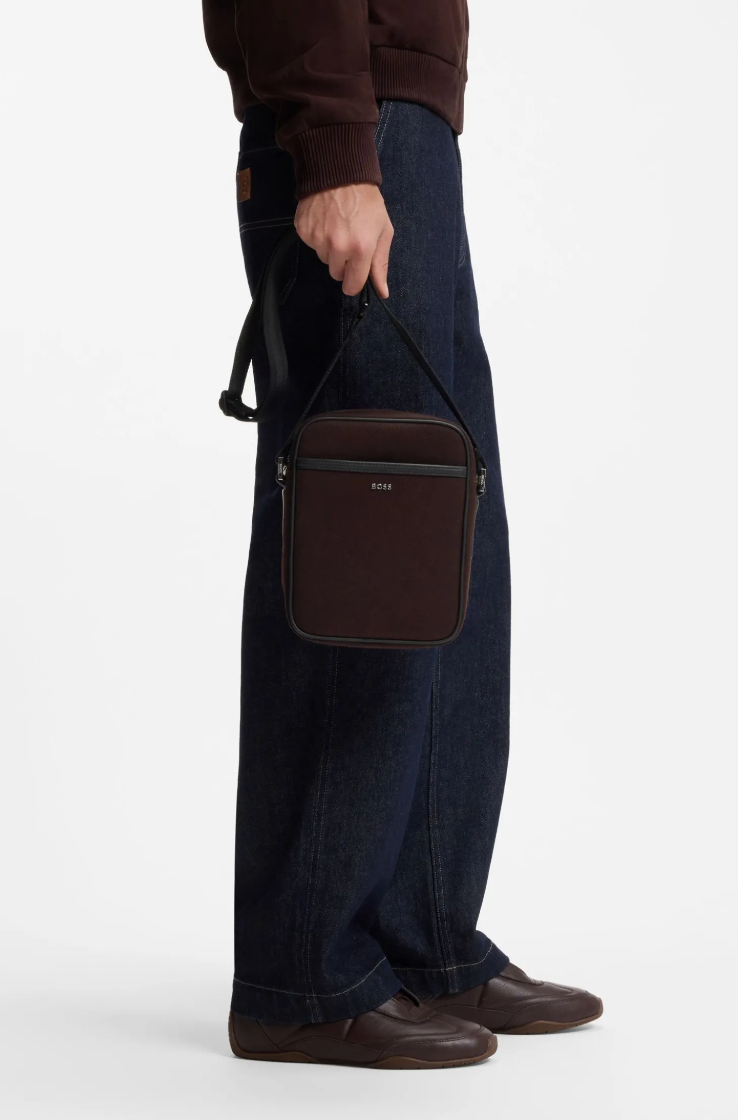 Reporter-Tasche aus Canvas mit Logo-Schriftzug