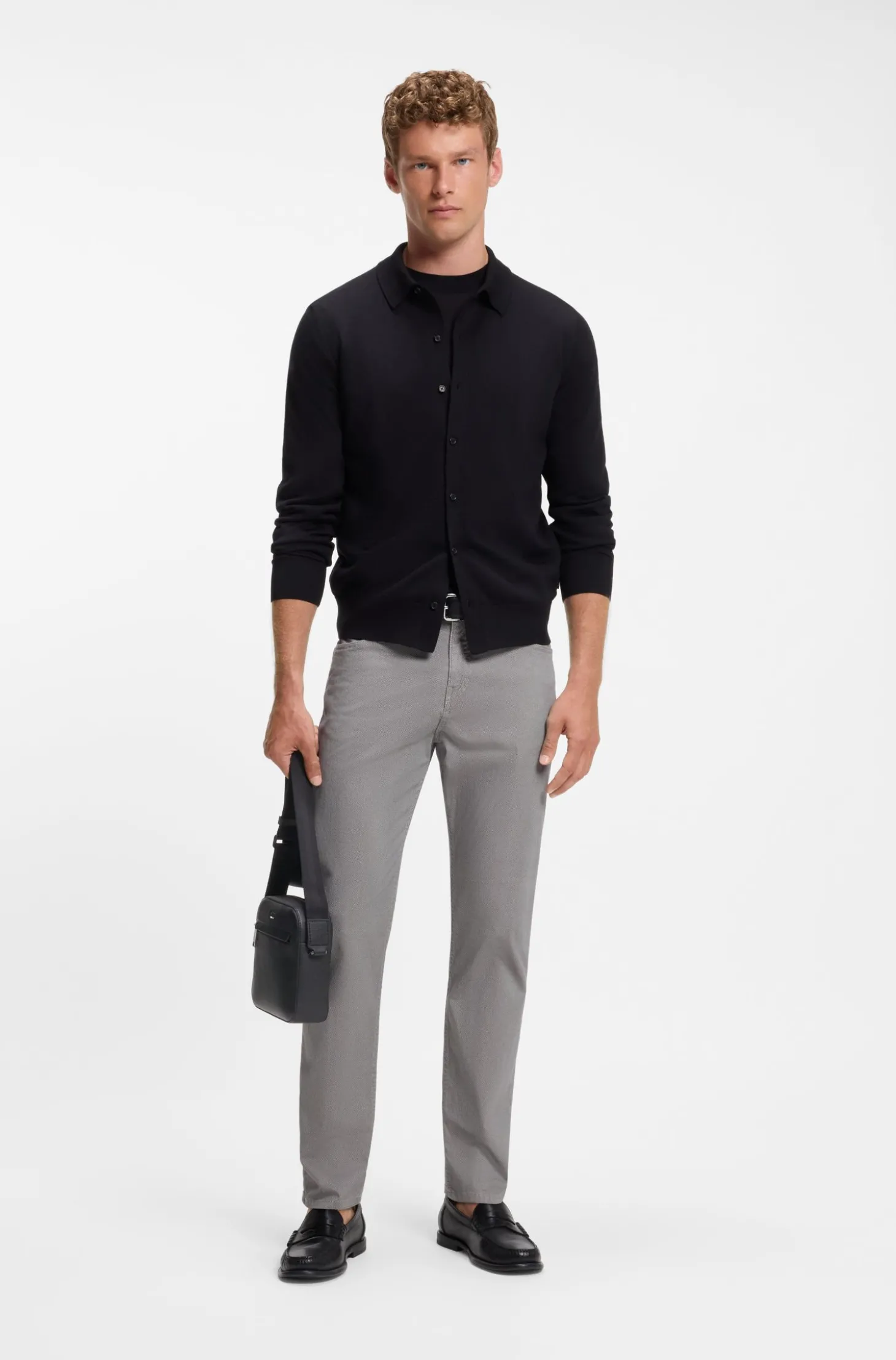 Reporter-Tasche aus genarbtem Kunstleder mit Signature-Stripe-Details