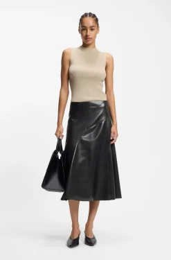 Rock aus Kunstleder mit Nahtdetails