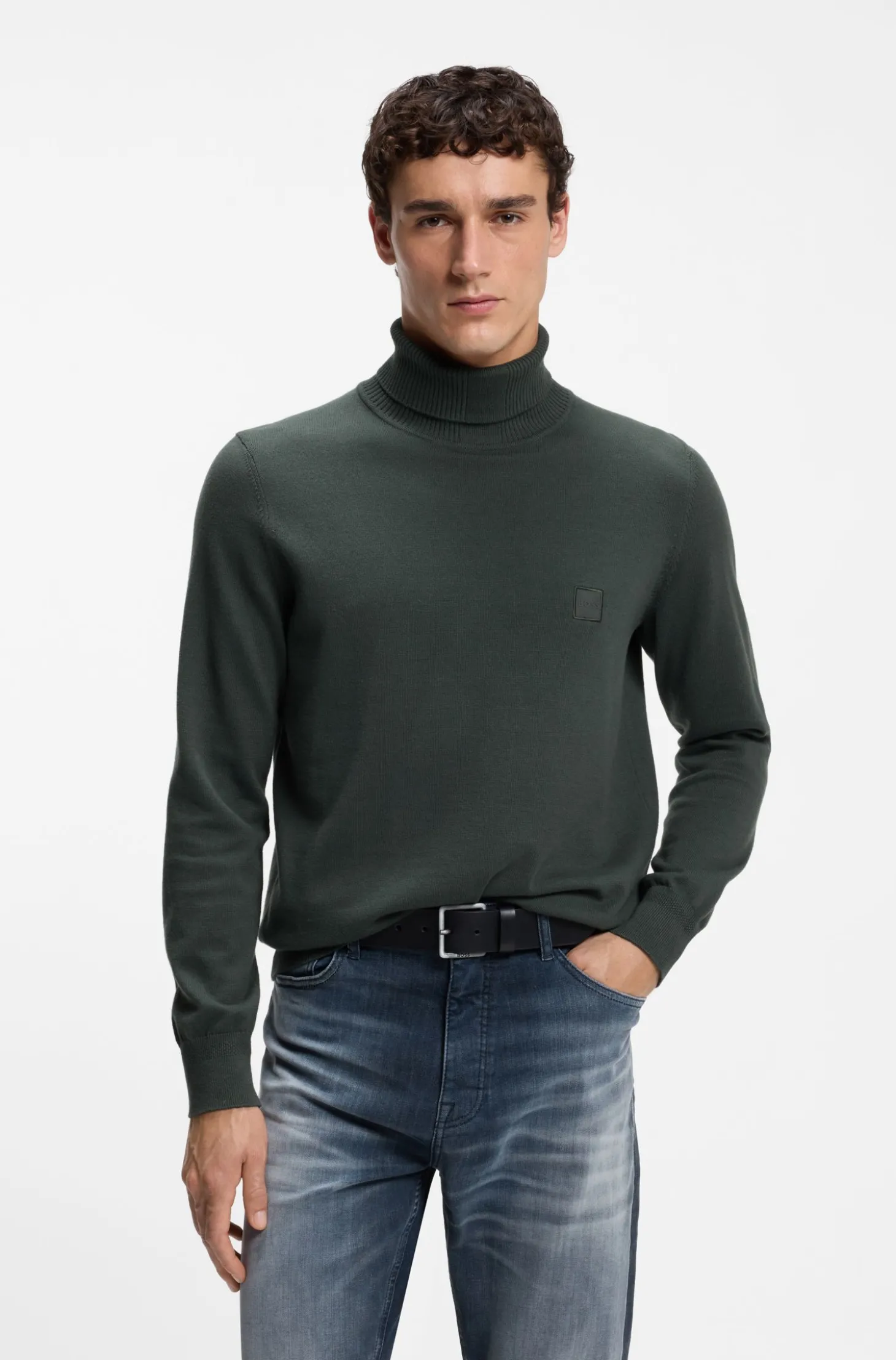 Rollkragenpullover aus Baumwoll-Mix mit Kaschmir und Logo-Aufnäher