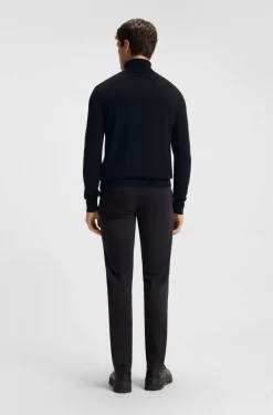 Rollkragenpullover aus Baumwoll-Mix mit Kaschmir und Logo-Aufnäher
