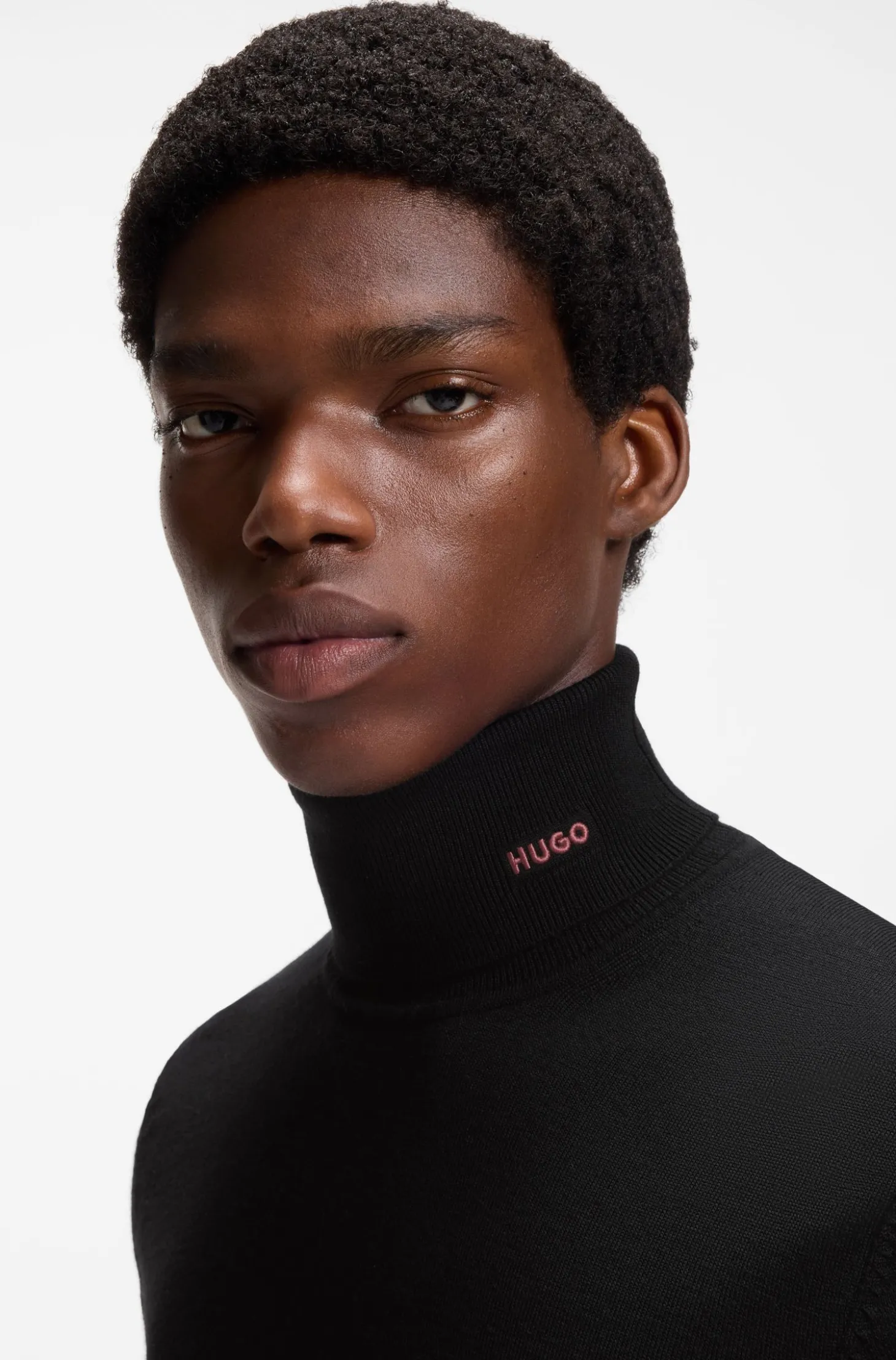 Rollkragenpullover aus Merinowolle mit Logo-Stickerei
