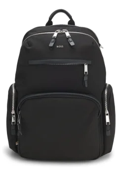 Rucksack mit mehreren Fächern und Lederbesätzen
