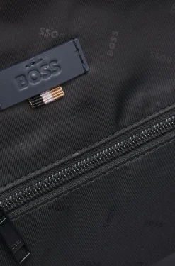 Rucksack mit mehreren Taschen
