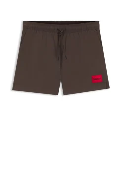 Schnell trocknende Badeshorts mit rotem Logo-Label