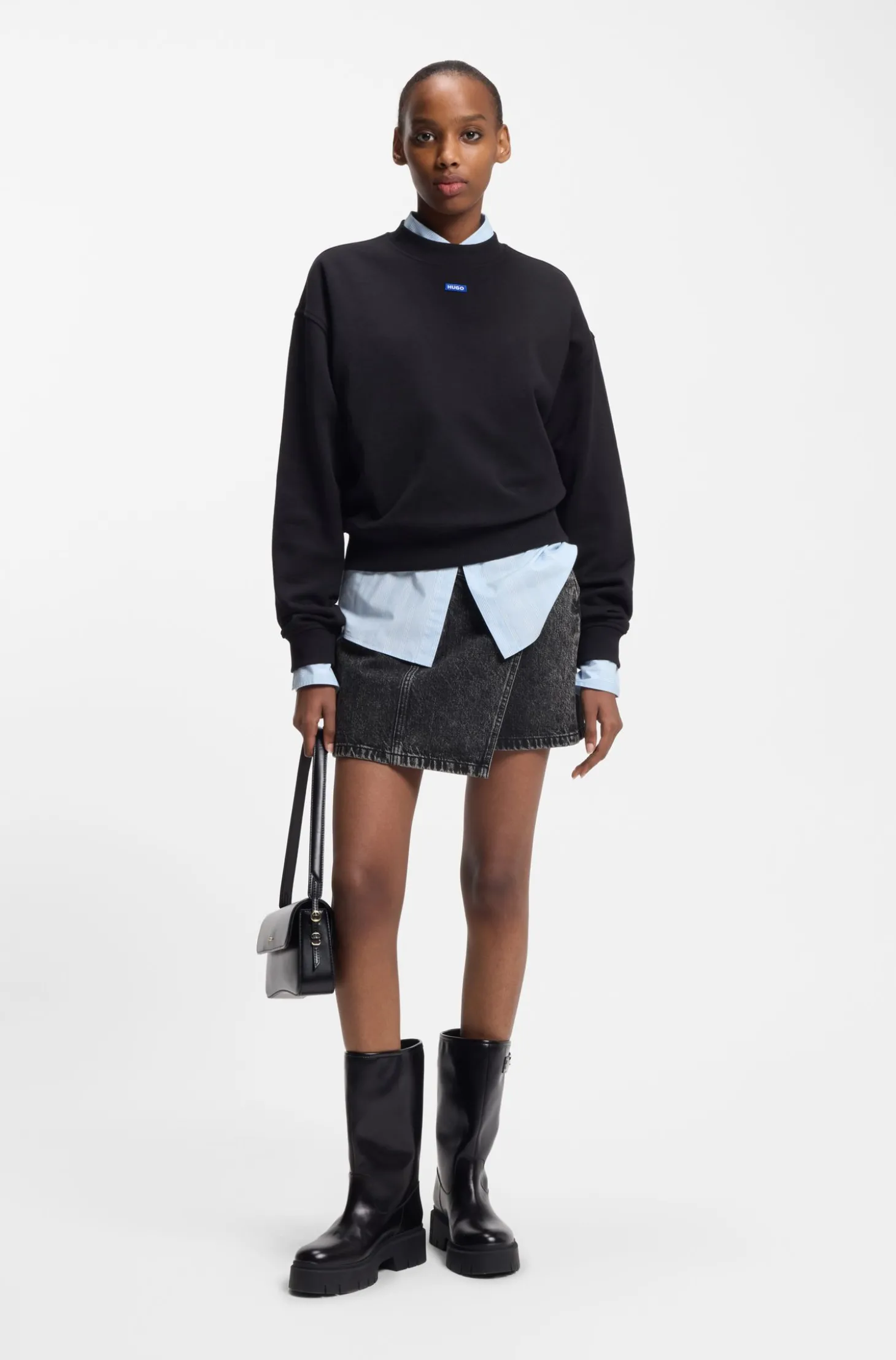 Schwarzer Denim-Rock mit asymmetrischem Bund