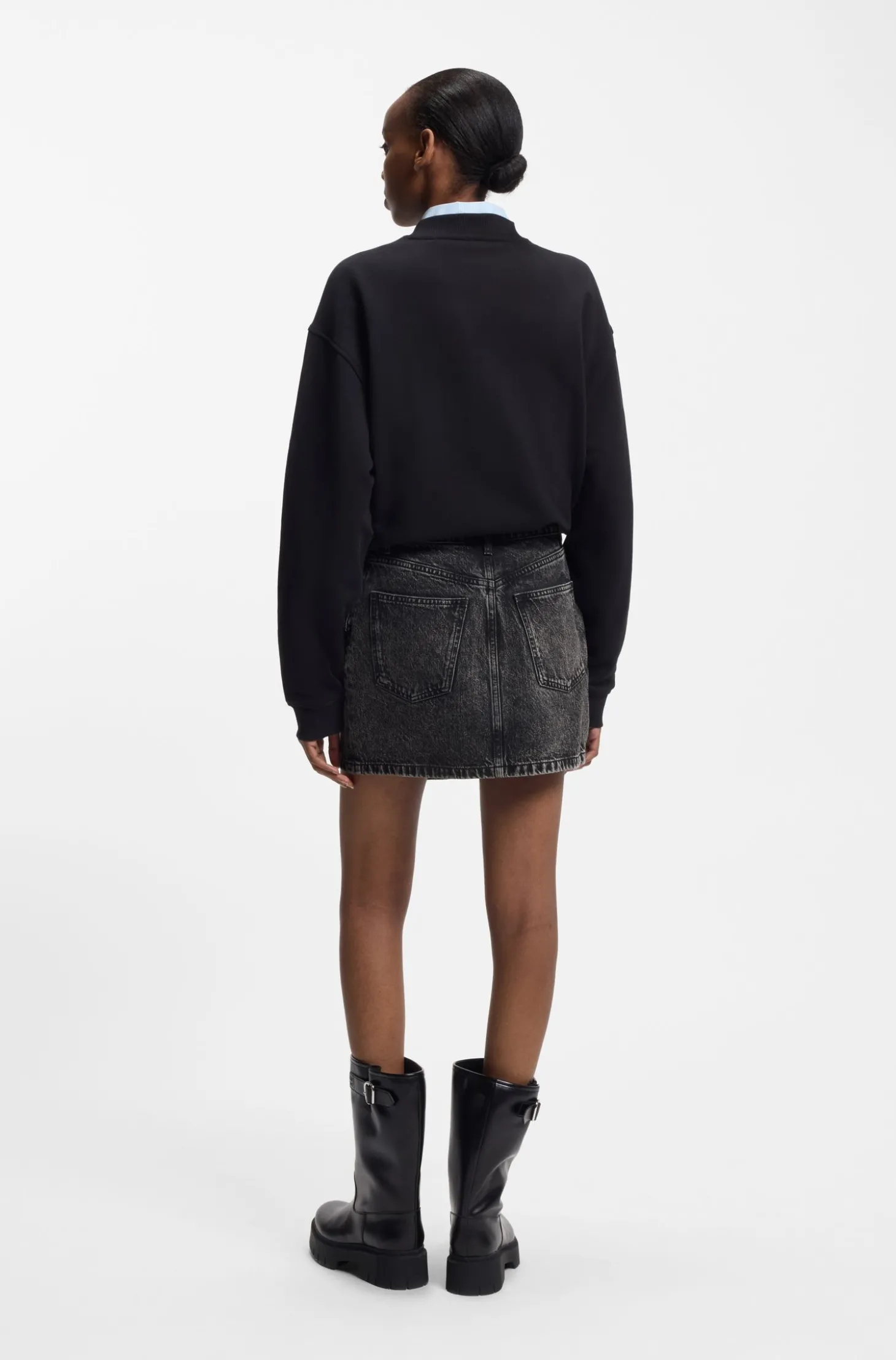 Schwarzer Denim-Rock mit asymmetrischem Bund