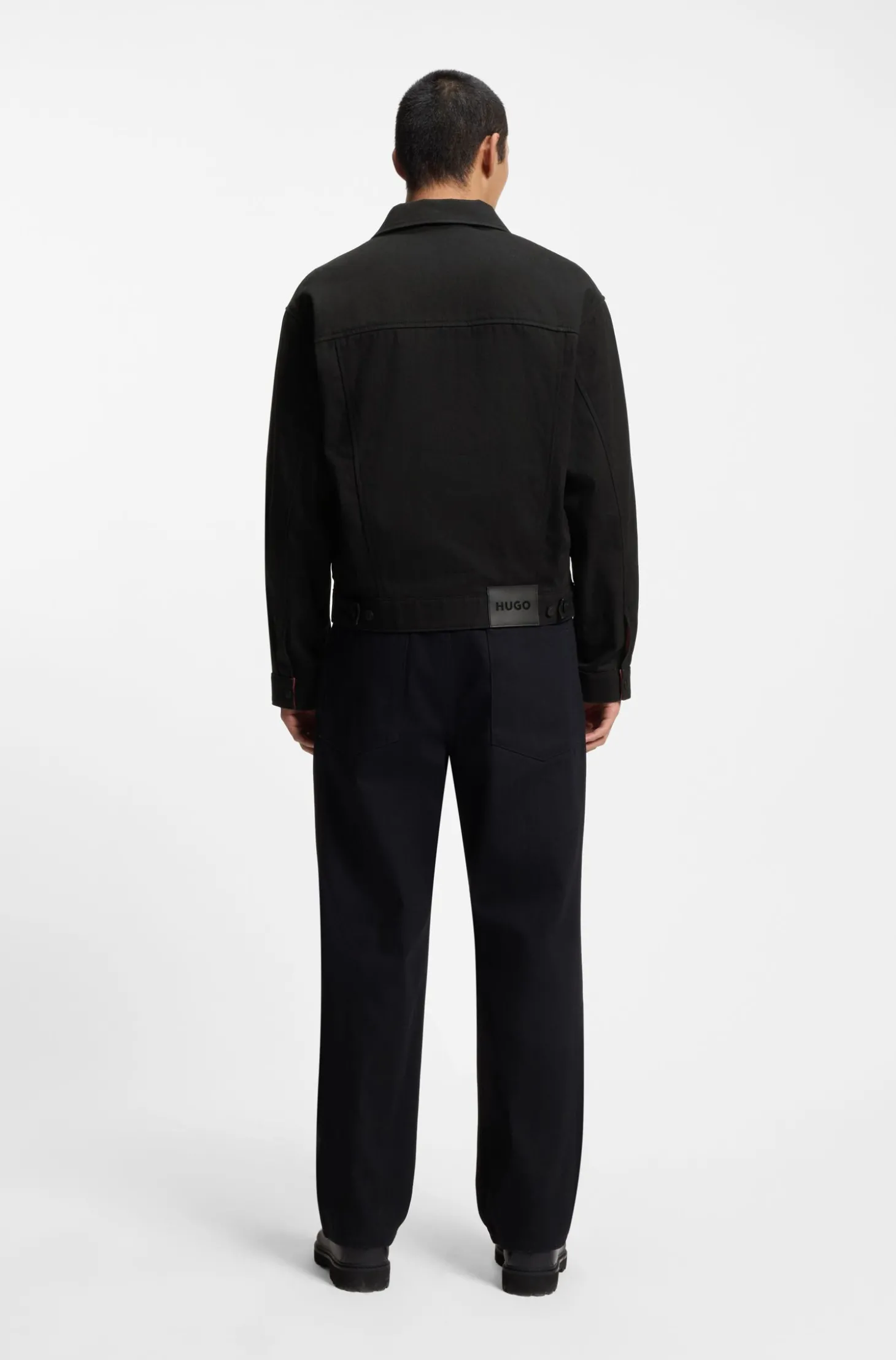 Schwarze Regular-Fit Jacke aus japanischem Denim